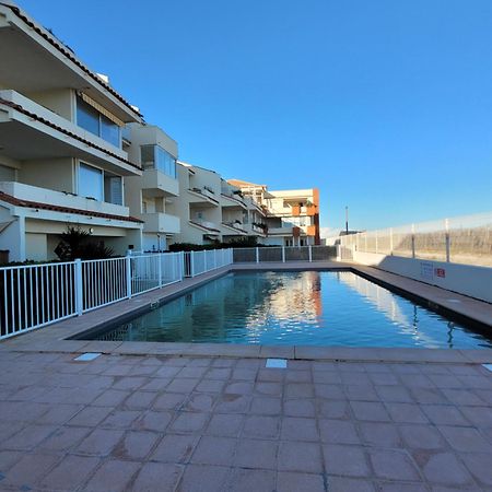 Tahiti Beach, T2 A La Mer, Piscine, Terrasse Et Parking 弗龙蒂尼昂 外观 照片