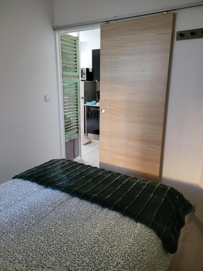 Tahiti Beach, T2 A La Mer, Piscine, Terrasse Et Parking 弗龙蒂尼昂 外观 照片